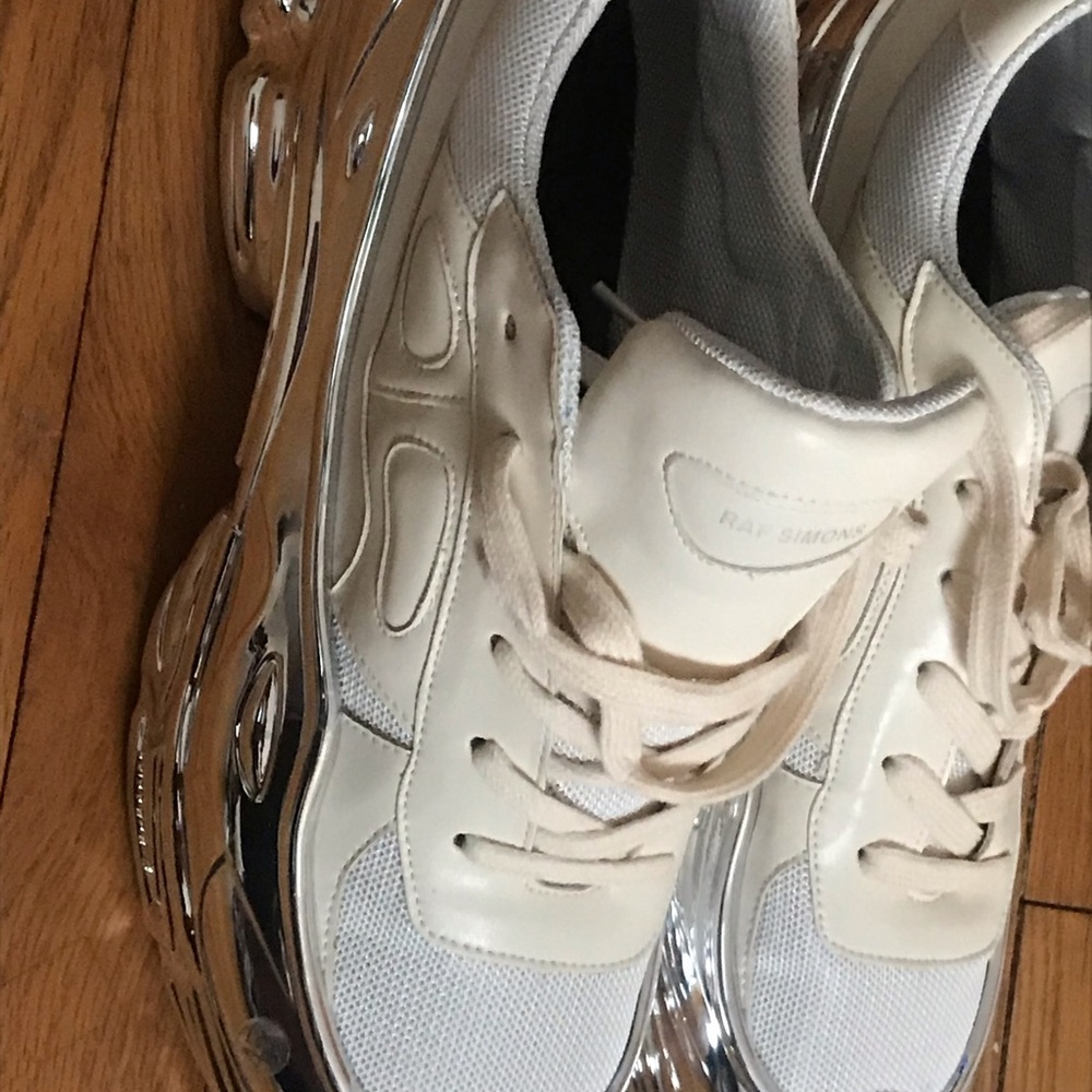 Shoes - Picture 5 of 7